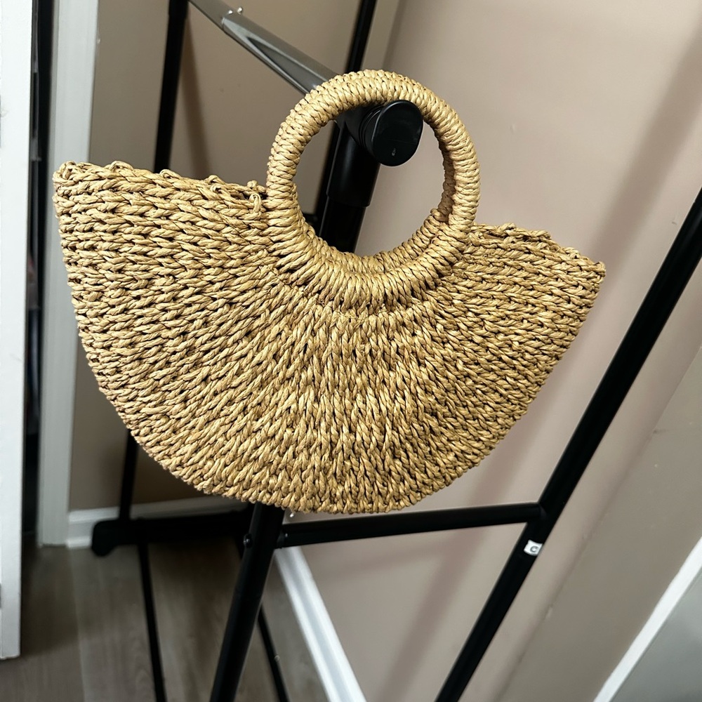 Elegant Tan Woven Handbag